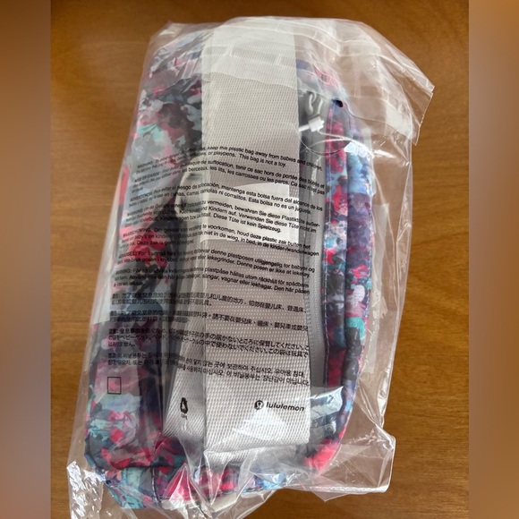 LULULEMON EVERYWHERE BELT BAG LONG STRAP 1L LIMITED EDITION - Picture 7 of 10